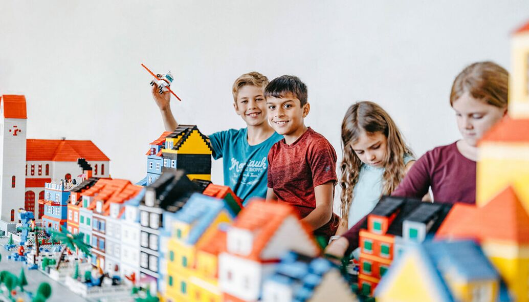 Einladung für den Familiengottesdienst zur Eröffnung der Lego-Stadt 